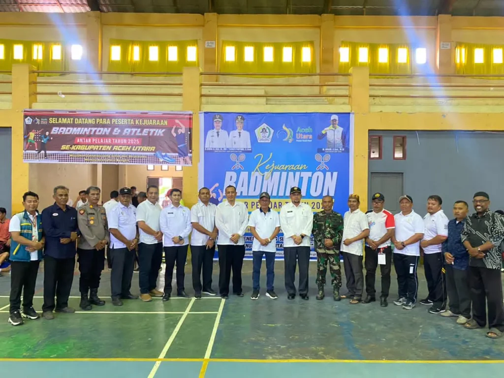 Foto Bersama pada kegiatan Kejuaraan Bulutangkis dan Atletik Antar Pelajar se Aceh Utara