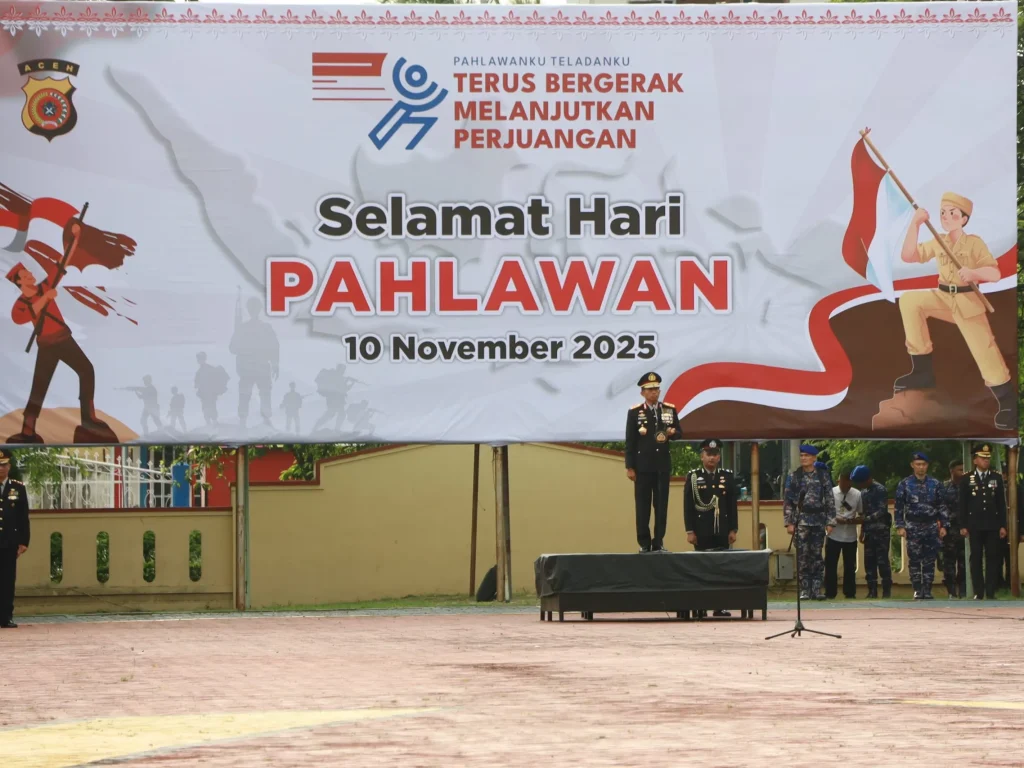 Foto: Kapolda Aceh Irjen Pol. Marzuki Ali Basyah memimpin Upacara Hari Pahlawan