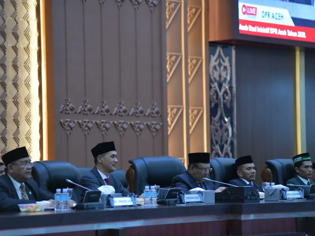 Foto: Sekretaris Daerah Aceh, M. Nasir, menghadiri Rapat Paripurna Dewan Perwakilan Rakyat Aceh (DPRA)
