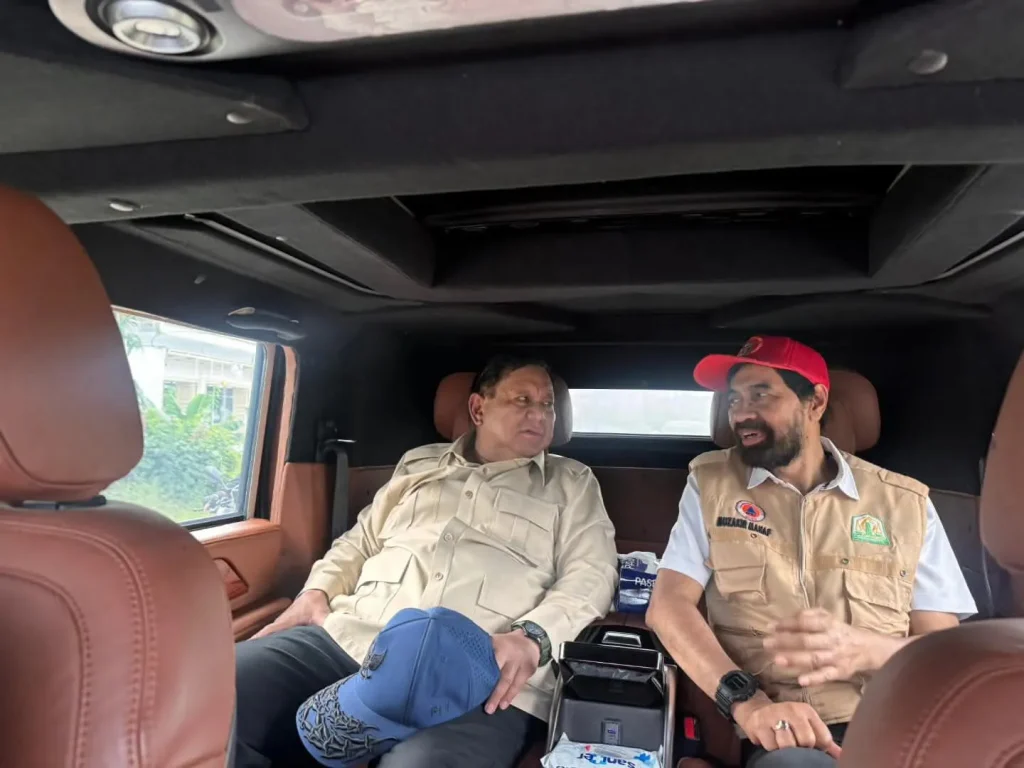 Foto: Presiden RI, Prabowo Subianto bersama Gubernur Aceh, Muzakir Manaf berfoto saat kunjungan Presiden ke Aceh beberapa waktu lalu dalam kunjungan kerja