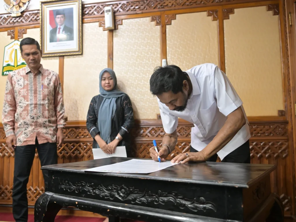Foto: Gubernur Aceh, Muzakir Manaf (Mualem)