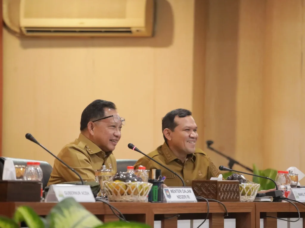 Foto: Wakil Gubernur Aceh Fadhlullah (Dek Fadh) dan Menteri Dalam Negeri, Tito Karnavian.