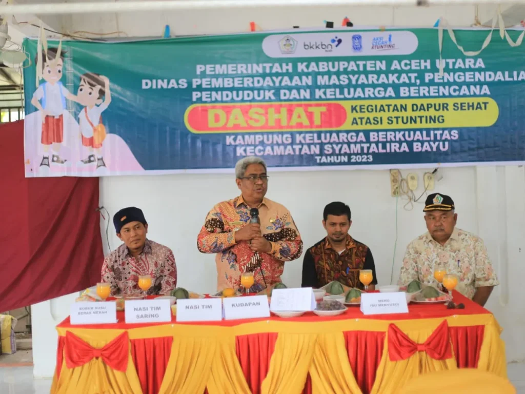 Foto: Penjabat Bupati Aceh Utara Dr Mahyuzar, MSi, menghadiri kegiatan penyuluhan menu Dapur Sehat Atasi Stunting (Dashat) yang diinisiasi oleh Dinas Pemberdayaan Masyarakat Pengendalian Penduduk dan KB di Gampong Meunasah Bungong Kecamatan Syamtalira Bayu, Kamis, 7 Desember 2023.