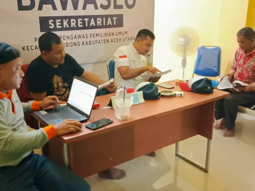 Foto: Anggotta Panwas Kecamatan Menerima Calon TPS di Kecamattan Nibong