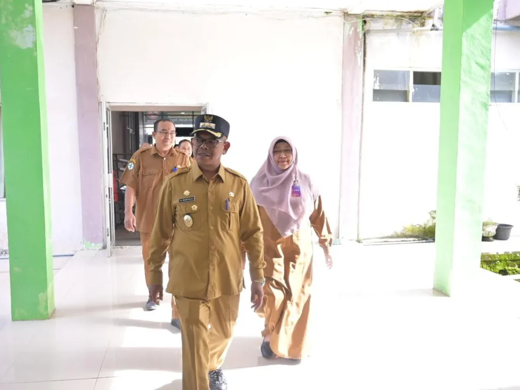 Foto: Pj Bupati Aceh Jaya melakukan kunjungan kerja dan silaturahmi ke beberapa SKPK di lingkungan Pemerintah Kabupaten Aceh Jaya