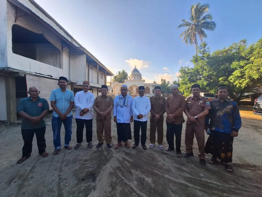 Foto: Penjabat Bupati Aceh Jaya, Dr. A. Murtala, M.Si, bersama jajaran pemerintah melakukan silaturrahmi ke Dayah Darun Nizham dan Madinatundiniyyah Babussalam, Teunom.