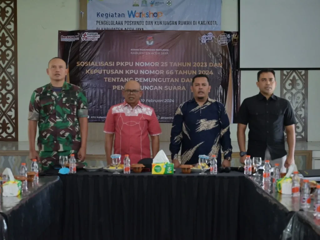 Foto: PJ Bupati Aceh Jaya, Dr A. Murtala, M. Si, hadiri Acara Sosialisasi PKPU Nomor 25 Tahun 2023 dan Keputusan KPU Nomor 66 Tahun 2024 tentang pemungutan dan perhitungan suara Pemilu. Acara berlangsung di Aula Dinas Kesehatan Kabupaten Aceh Jaya pada Sabtu 10/02/2024).