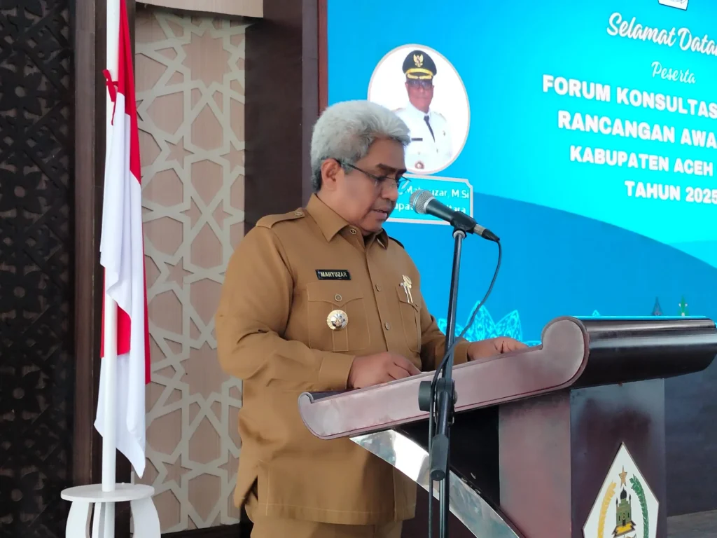 Foto: Pj Bupati Mahyuzar pada pembukaan kegiatan forum konsultasi publik rancangan awal (Ranwal) Rencana Kerja Pemerintah Daerah (RKPD) Kabupaten Aceh Utara Tahun 2025. Kegiatan itu berlangsung di aula Kantor Bupati di Landing Kecamatan Lhoksukon, Selasa, 20 Februari 2024.