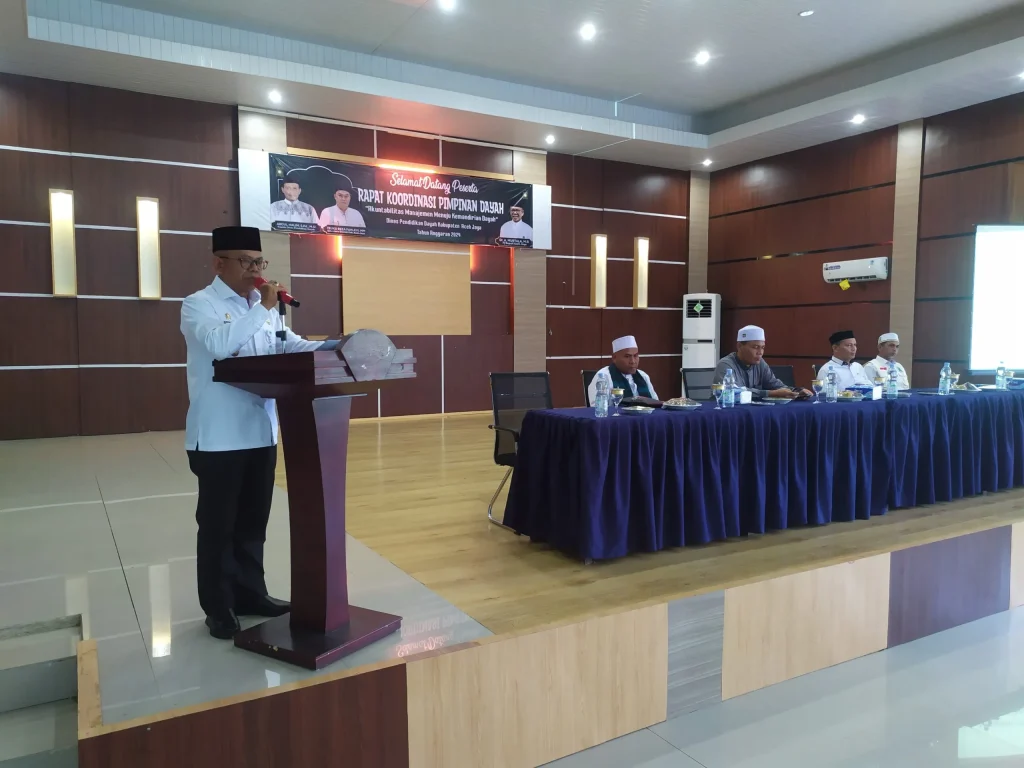 Foto: Pj Bupati Aceh Jaya membuka Rapat Koordinasi Pimpinan Dayah Kabupaten Aceh Jaya Tahun 2024