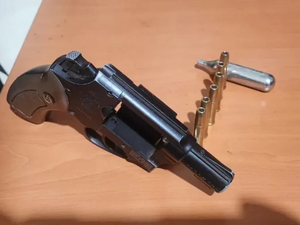Foto: Senjata Air Gun jenis Revolver beserta 6 Amunisi