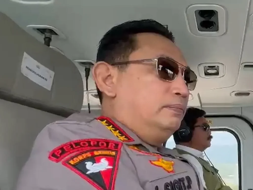 Foto: Kapolri bersama Menko Polhukam Naik Heli Tinjau Kesiapan Arus Mudik di Merak