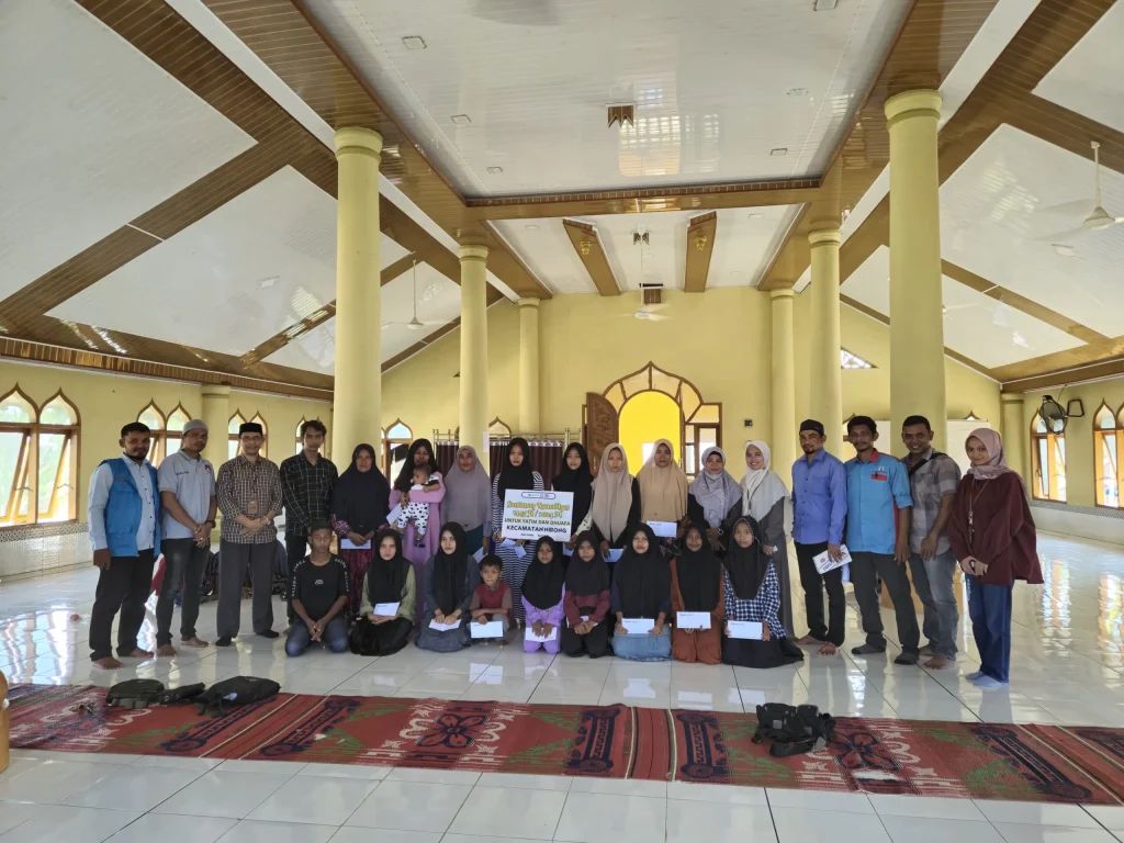 Foto: PT Pema Global Energi (PGE) bersama Badan Pengelola Migas Aceh (BPMA) bekerjasama dengan Lembaga Peduli Dhuafa menyerahkan santunan kepada seribu anak yatim, lansia dhuafa dan penyandang disabilitas yang berasal dari sejumlah kecamatan di sekitar wilayah kerjanya di Aceh Utara, pada Selasa (2/4/2024).