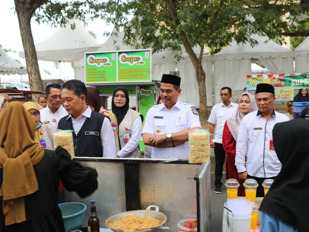 Foto: Pemerintah Kota (Pemko) Lhokseumawe bersama Balai Besar Pengawas Obat dan Makanan (BPOM) Aceh melakukan pengambilan sampel dan pengujian pangan jajanan berbuka puasa