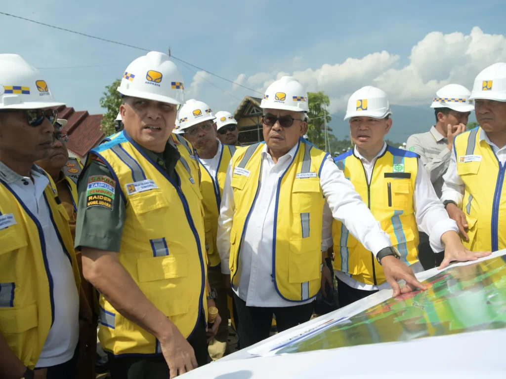 Foto: Pj. Gubernur Aceh, Bustami, SE, M.Si bersama Ketua DPRA Zulfadli, A.Md, Kapolda Aceh Irjen Pol Achmad Kartiko, Pangdam Iskandar Muda Mayjen TNI  Niko Fahrizal M.Tr (Han) Kajati Aceh Drs. Joko Purwanto, SH meninjau pembangunan Bendungan Keureuto, Paya Bakong, Aceh Utara, Selasa, 30/04/2024