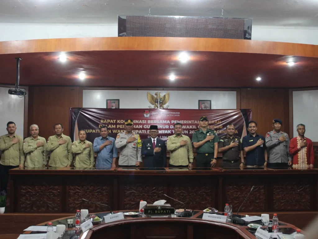 Foto: Penjabat (Pj.) Bupati Aceh Jaya, Dr. A. Murtala, memimpin Rapat Koordinasi Tahapan Pilkada Tahun 2024 di Aula Lantai III Setdakab Aceh Jaya
