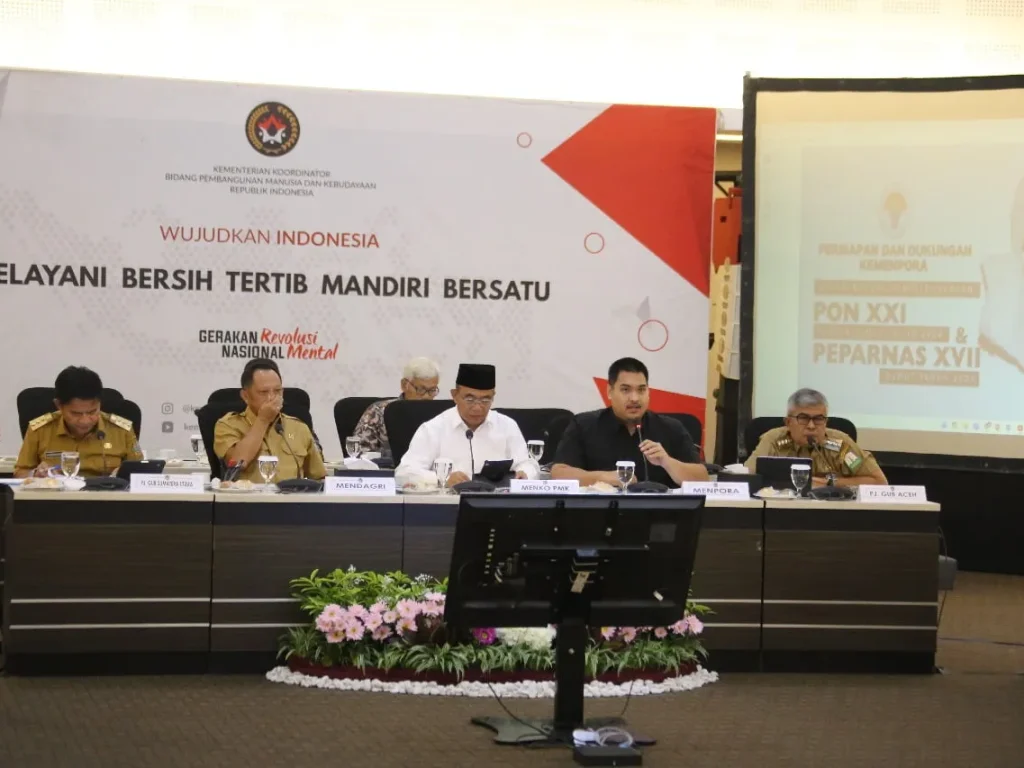 Foto: Menteri Koordinator Bidang Pembangunan Manusia dan Kebudayaan (Menko PMK) Muhadjir Effendy, bersama Menteri Dalam Negeri (Mendagri) Tito Karnavian dan Menteri Pemuda dan Olahraga Republik Indonesia (Menpora) Dito Ariotedjo, Penjabat Gubernur Aceh, Bustami Hamzah, dan Penjabat Gubernur Sumatera Utara, Mayjen TNI (Purn) Hassanudin menggelar Rakor Tingkat Menteri mengenai persiapan Pekan Olahraga Nasional (PON) di Aceh dan Sumatera Utara di Gedung Kemenko PMK, Jakarta, Selasa, 14 Mei 2024.