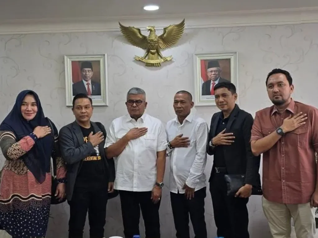 Foto: Penjabat (Pj) Gubernur Aceh Bustami Hamzah dan Ketua Dewan Perwakilan Rakyat Aceh (DPRA) Zulfadli menerima Pimpinan Komisi Independen Pemilihan (KIP Aceh), Rabu 15 Mei 2024 di Kantor Badan Penghubung Pemerintah Aceh (BPPA), Jakarta.