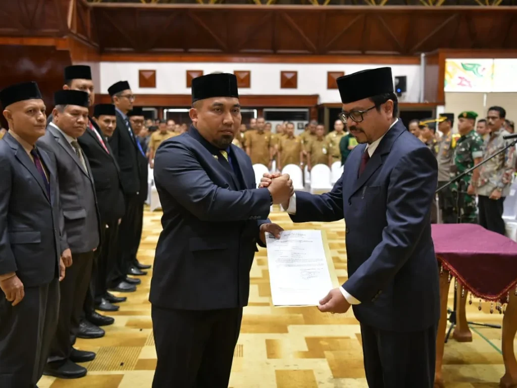 Foto: Muhammad Iswanto di Lantik oleh Sekda Aceh diangkat dalam Jabatan Baru sebagai Kepala DPMPTSP