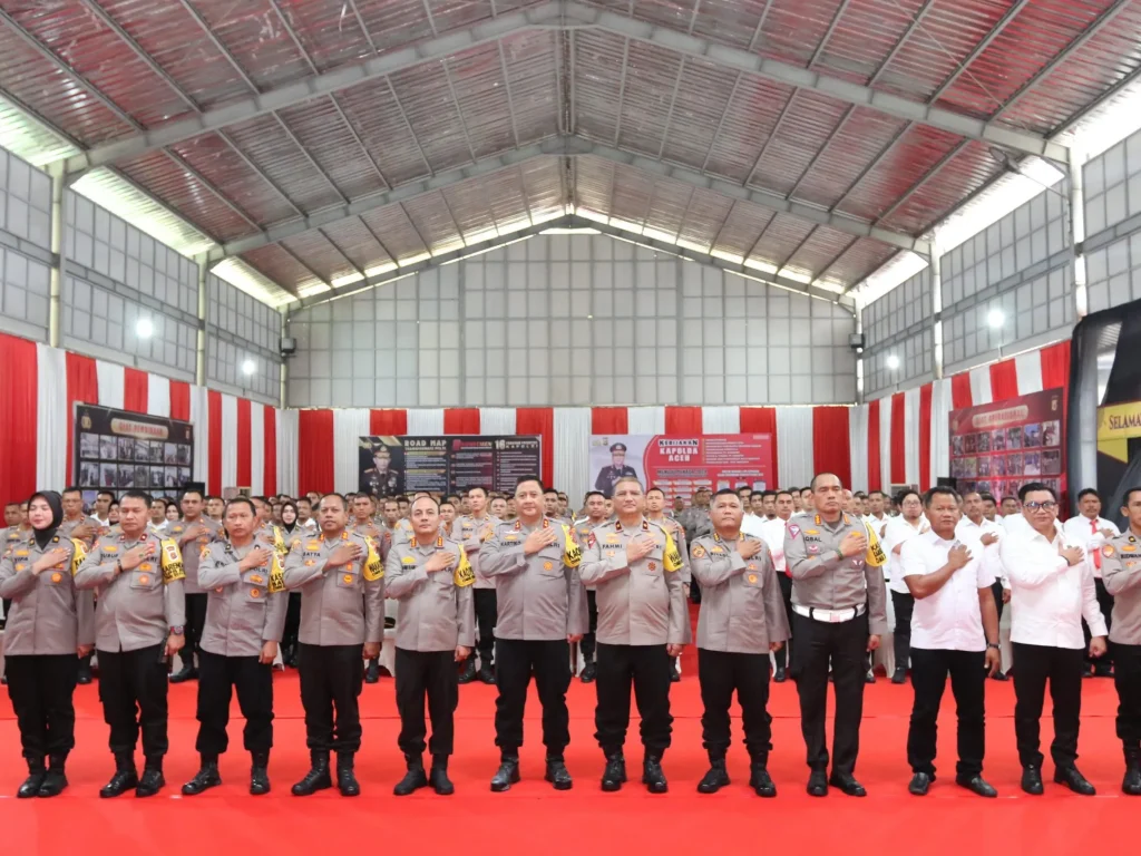 Foto: Kapolda Aceh Irjen Achmad Kartiko mengapresiasi inovasi dan kinerja Polresta Banda Aceh dan jajarannya yang mampu meningkatkan kepercayaan masyarakat atau public trust dalam hal pelayanan.