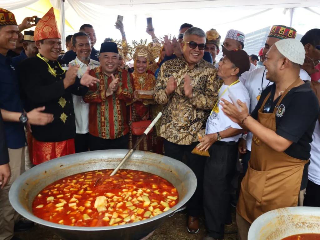 Foto: Pj Gubernur Aceh, Bustami menghadiri acara Halal Bi Halal yang digelar pengurus pusat Taman Iskandar Muda (TIM) Jakarta, di Bumi Perkemahan, Cibubur, Jakarta Timur, Rabu 23 Mei 2024.