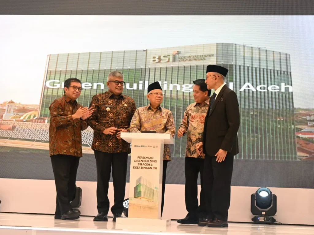 Foto: Wakil Presiden (Wapres) K.H. Ma'ruf Amin pagi ini meresmikan Green Building Bank Syariah Indonesia (BSI) Aceh yang berlokasi di Jl. Teungku Daud Beureuh No. 15, Banda Aceh, Provinsi Aceh, Kamis (30/05/2024).