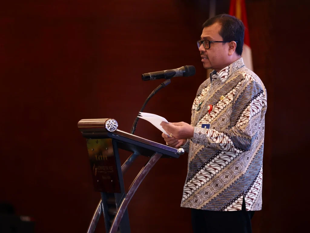 Foto: Pj Sekda Aceh Azwardi Memberi Sambutan pada Acara Rapat Koordinasi Pencegahan Korupsi "Sinergitas Antar Lembaga Dalam Pencegahan Korupsi Terintegrasi" kamis 30/5/2024 di hermes hotel