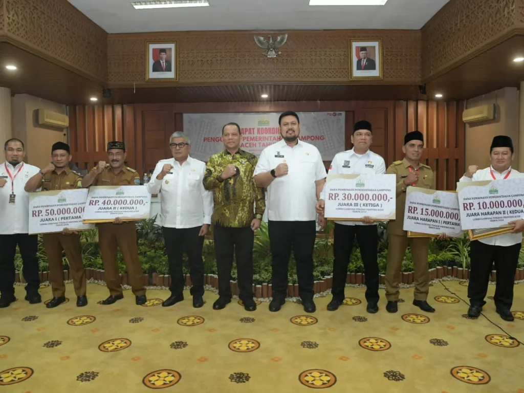 Foto: Penjabat Gubernur Aceh Bustami membuka Rapat Koordinasi Penguatan Pemerintah Gampong Seluruh Aceh di Gedung Serbaguna Setda Aceh, Jum’at, 5 Juli 2024.