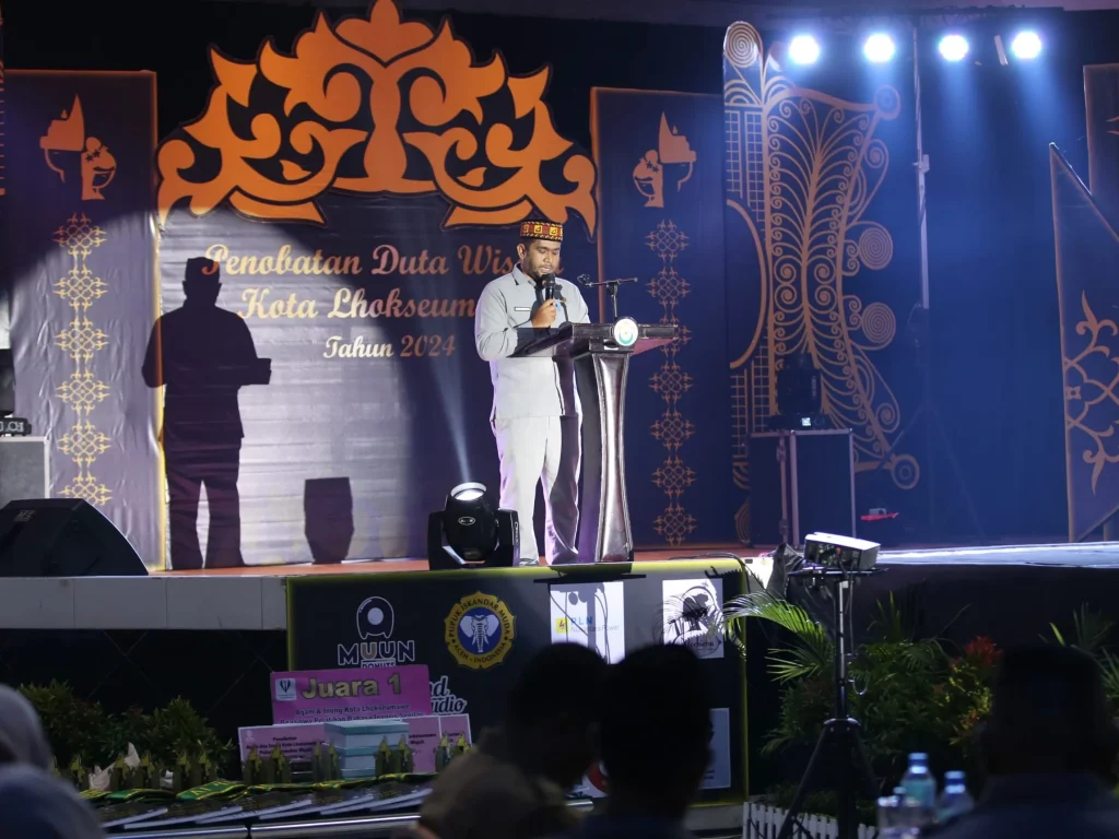 Foto: Asisten Pemerintahan, Keistimewaan Aceh dan Kesejahteraan Rakyat Maxsalmina  membuka secara resmi Penobatan Duta Wisata Kota Lhokseumawe 2024. Kegiatan ini mengangkat tema Recover Tourism and Culture, Growth Stronger Together.