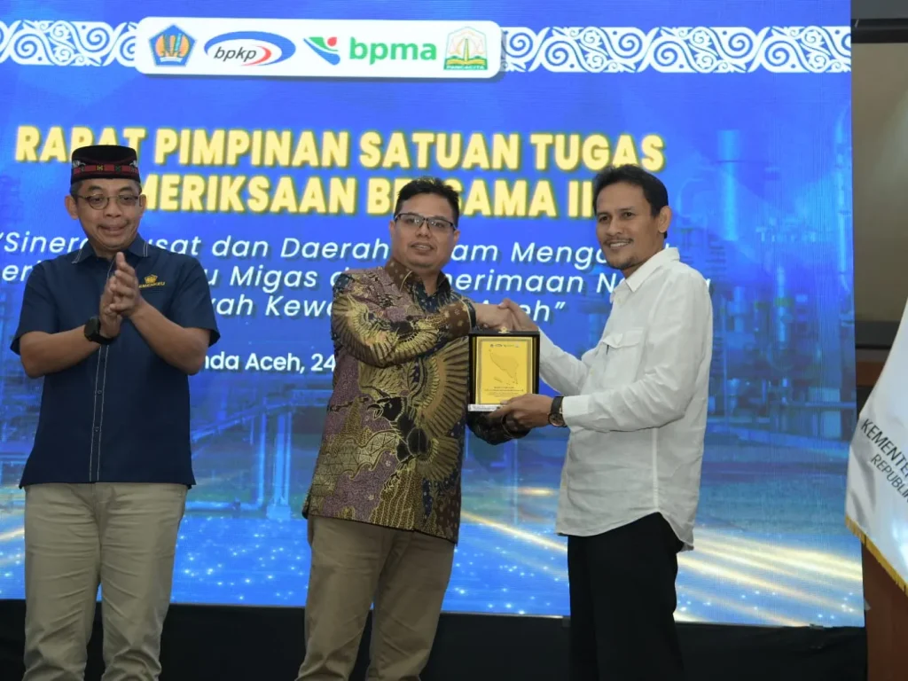 Foto: Asisten Perekonomian dan Pembangunan Sekda Aceh Zulkifli mebaca sambutan Pj Gubernur Aceh pada Rapat Satuan Tugas Pemeriksaan Bersama II Wilayah Aceh di Gedung Keuangan Negara di Banda Aceh, Rabu, 24 Juli 2024.