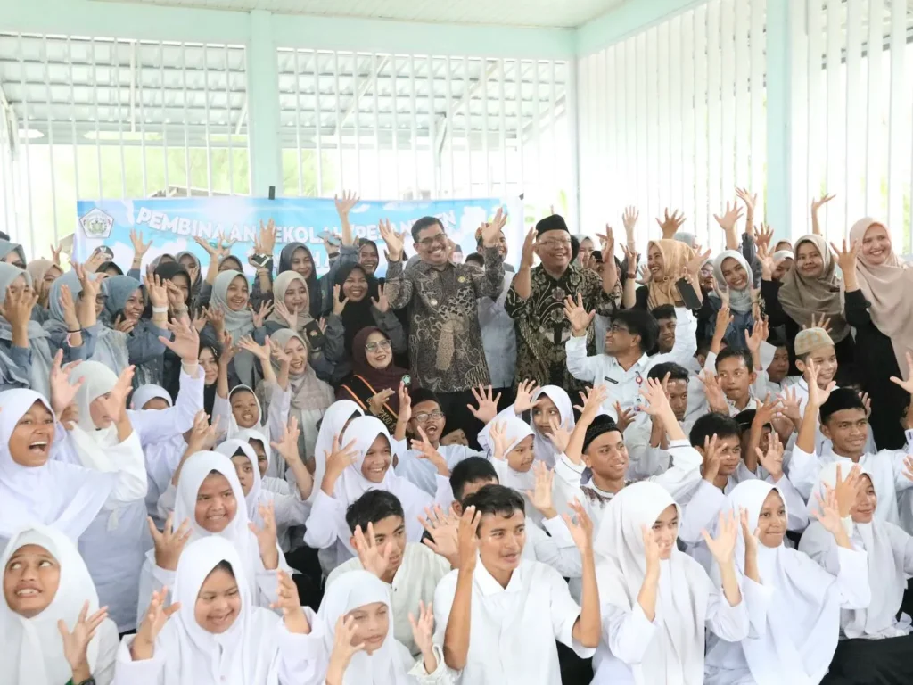 Foto: Pj Wali Kota Lhokseumawe Rayakan Hari Anak Nasional Bersama Anak-Anak SLB Aneuk Nanggroe