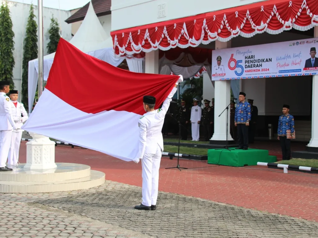 Foto: Pemerintah Kota (Pemko) Lhokseumawe laksanakan upacara peringatan Hari Pendidikan Daerah (Hardikda) Aceh ke-65 di halaman Kantor Wali Kota, Senin (02/09) pagi.