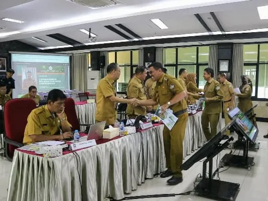 Foto: Inspektorat Jenderal Kementerian Dalam Negeri (Itjen Kemendagri) memberikan apresiasi kepada Pj Wali Kota Lhokseumawe, A. Hanan, S.P., M.M., atas capaian kinerja selama triwulan III tahun 2024. Jakarta, Senin (23/9/2024)