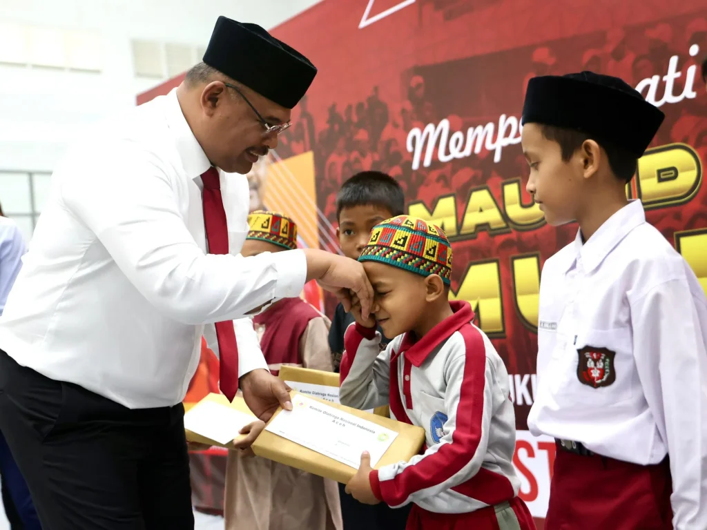Foto: Penjabat Gubernur Aceh, Dr. H. Safrizal ZA, M.Si., Maulid Nabi Muhammad SAW dan syukuran atas Prestasi Atlit Aceh pada PON XXI Aceh-Sumut 2024, di GOR Koni Aceh, Selasa, 24/9/2024