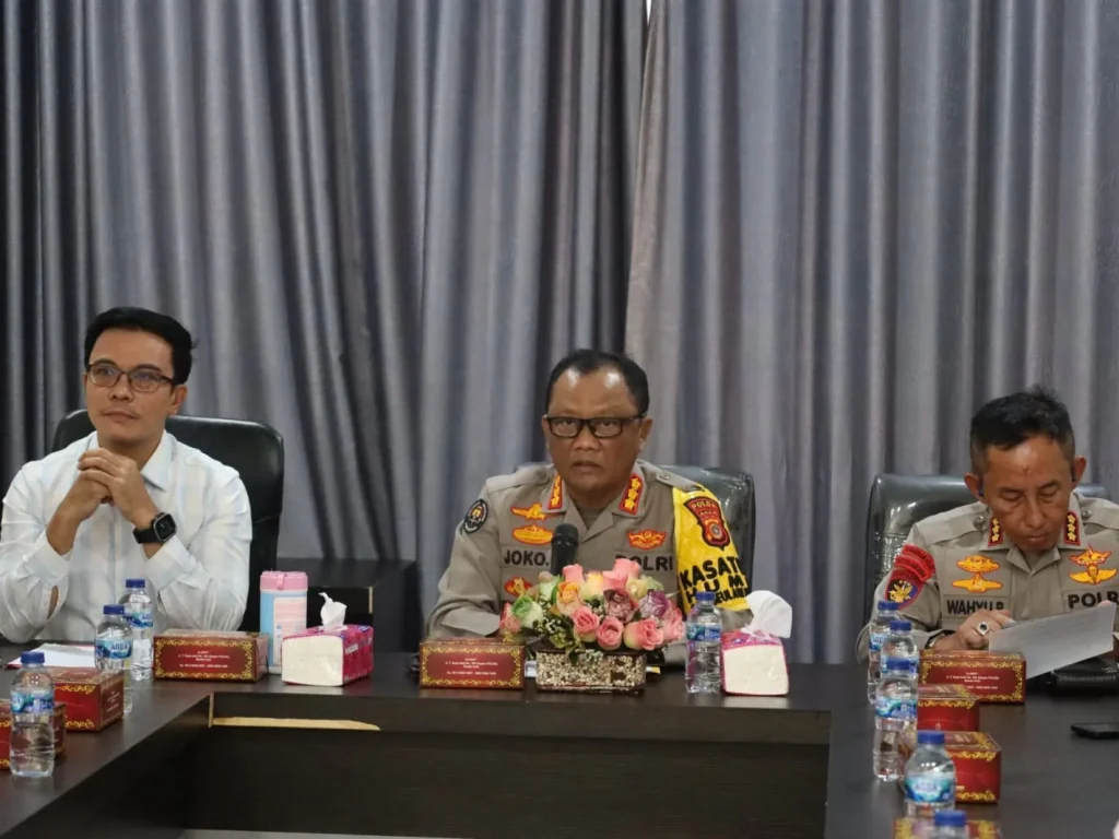Foto: Kabid Humas Polda Aceh Kombes Joko Krisdiyanto memberikan ketreangan pers.