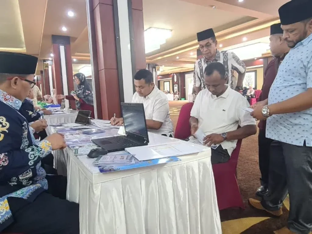 Foto: Sekretaris Kafilah Aceh melakukan pendaftaran ulang Kafilah Aceh dan meninjau venue cabang lomba yang digelar di sejumlah aula Satuan Kerja Perangkat Daerah setempat, Minggu (3/11/2024).