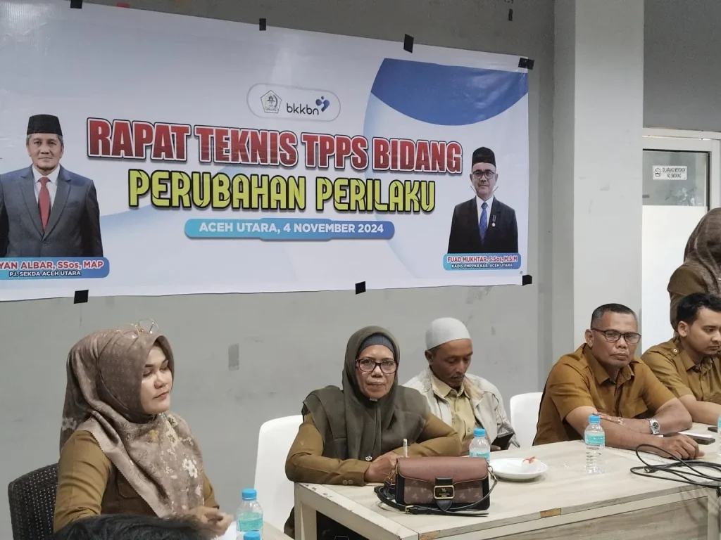 Foto: Rapat Teknis Tim Pendampingan Perubahan Perilaku Stunting (TPPS) di bidang perubahan perilaku. Acara berlangsung di lantai 2 TR Coffee, Jalan Mesjid Baiturrahman, Kota Lhokseumawe, Senin (4/11/2024).