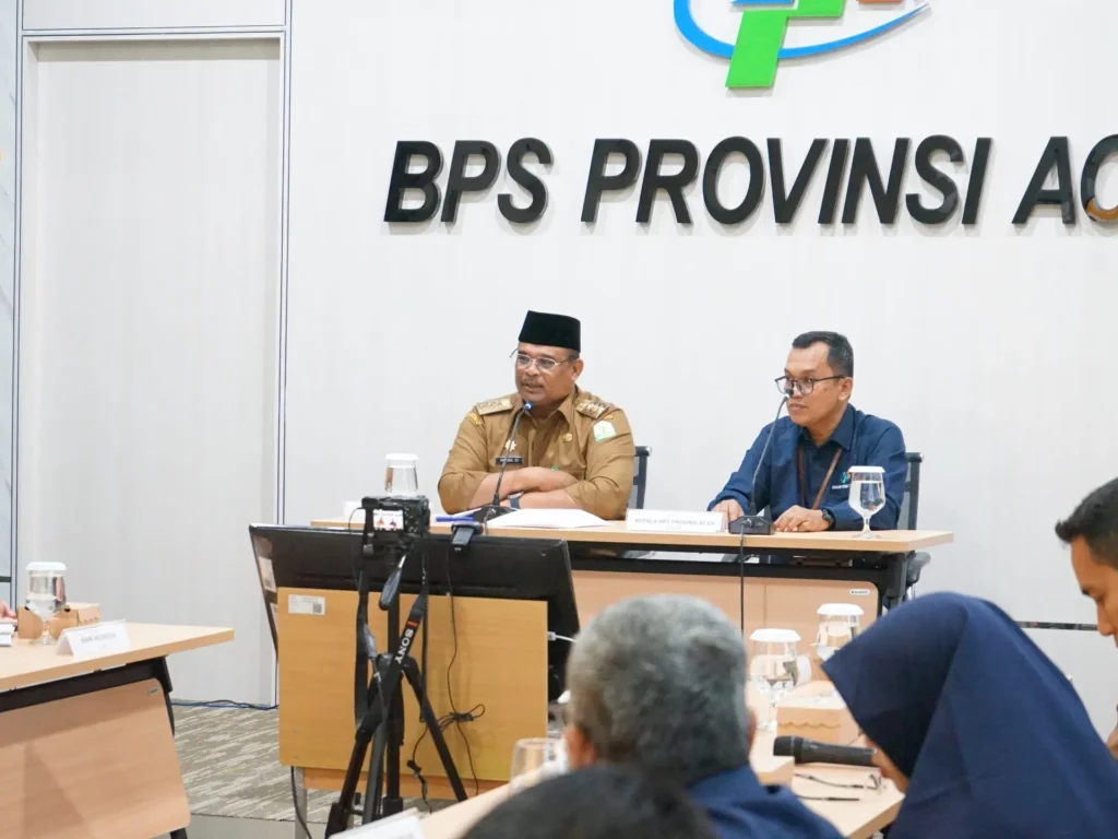 Foto: Pj Gubernur Aceh, DR Safrizal ZA Mengikuti Kegiatan Rilis Berita Resmi Statistik Aceh, di Badan Pusat Statistik Provinsi Aceh.  Senin, 2 Desember 2024