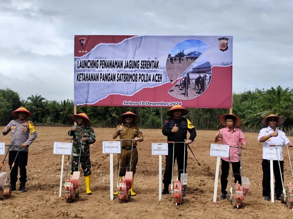 Foto: Pj Sekda beserta Forkopimda Lauching penanaman jagung serentak