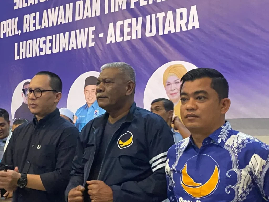 Foto: Ketua Partai Nasdem Aceh Utara, Zubir HT bersama Anggota Partai