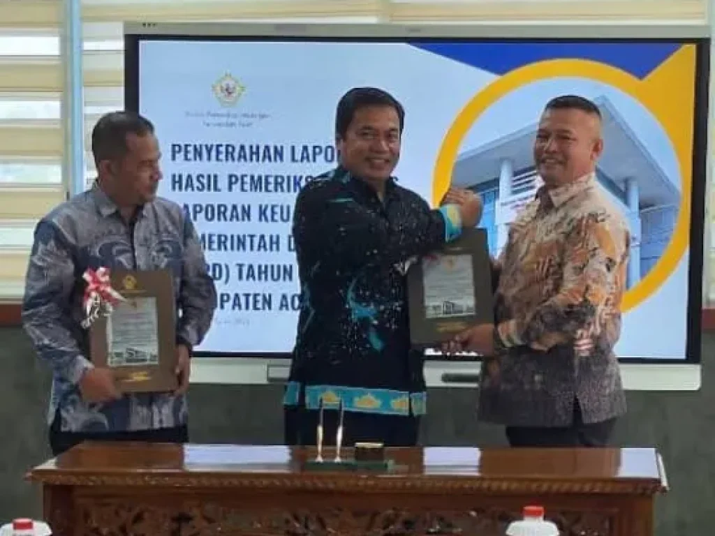 Foto: Bupati Aceh Utara H. Ismail A. Jalil menerima opini Wajar Tanpa Pengecualian (WTP) ke 10 terhadap Laporan Keuangan Pemerintah Kabupaten Aceh Utara Tahun Anggaran 2024.